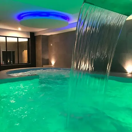 Отель Au Soleil, Restaurant &